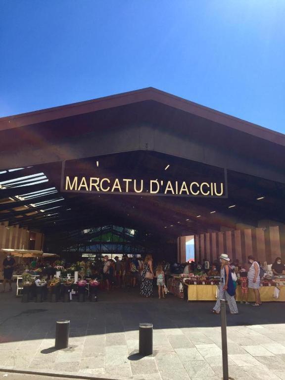 Ajaccio Centre Vieille Ville Imperiale Tt Confort Ttes Commodites 3 A 4 Pers Cathedrale A 300M Mer Port Marche Local Plages מראה חיצוני תמונה